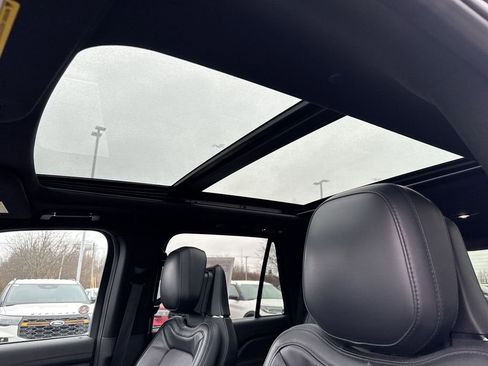 Used 2024 Lincoln Navigator Reserve image 19