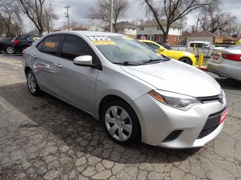 Used 2015 Toyota Corolla LE image 3