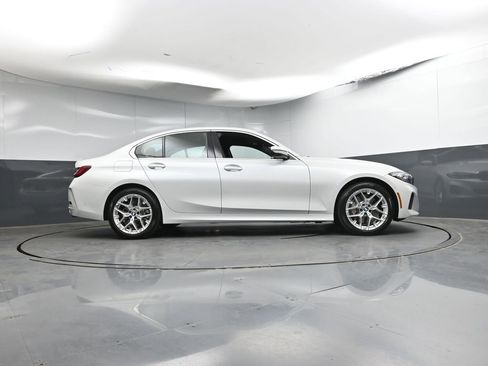Used 2025 BMW 330i xDrive Sedan w/ Convenience Package AWD/4WD image 31