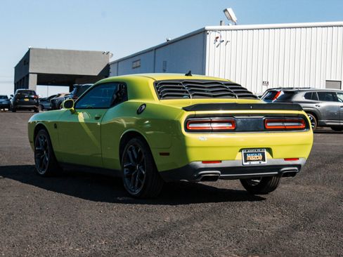 Used 2015 Dodge Challenger R/T w/ Quick Order Package 22B R/T RWD image 7