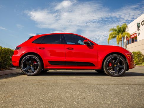 Used 2017 Porsche Macan GTS AWD/4WD image 4