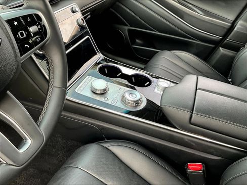 Used 2025 Genesis GV80 2.5T AWD/4WD image 18