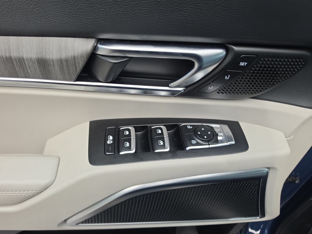 Used 2024 Kia Telluride SX w/ Towing Package FWD image 22
