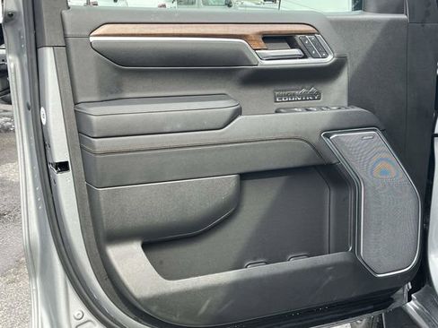 Used 2023 Chevrolet Silverado 1500 High Country w/ High Country Premium Package image 15