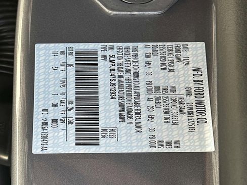 New 2025 Lincoln Nautilus Premier w/ Equipment Group 102A image 31