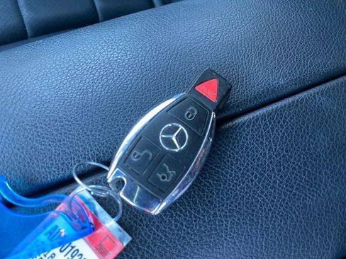 Used 2018 Mercedes-Benz GLC 300 4MATIC image 25