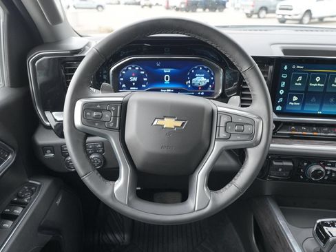 Used 2025 Chevrolet Silverado 1500 LTZ AWD/4WD image 34