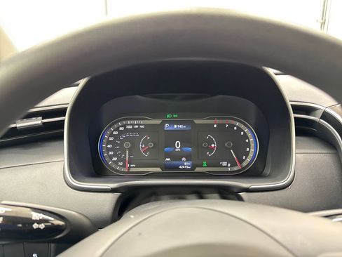 Used 2023 Hyundai Tucson SE AWD/4WD image 16
