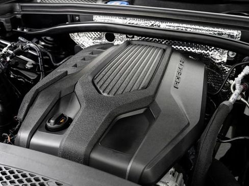 Certified 2026 Porsche Macan AWD/4WD image 30