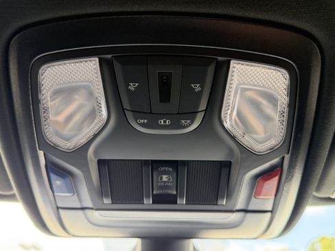 Used 2024 RAM 1500 Big Horn AWD/4WD image 32