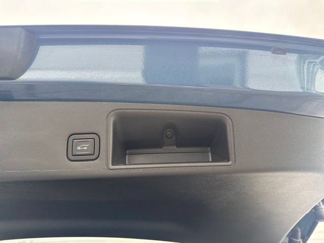 Certified 2024 GMC Terrain SLT w/ LPO, Floor Liner Package AWD/4WD image 33