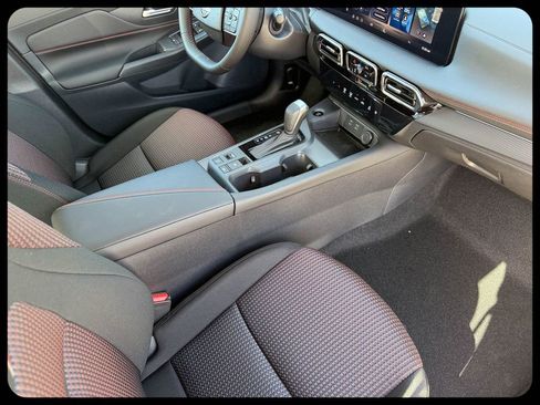New 2026 Nissan Sentra SR FWD image 17