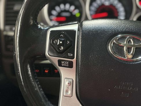 Used 2014 Toyota Sequoia Platinum image 44