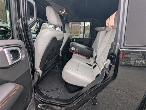 Used 2023 Jeep Gladiator Mojave w/ Cold Weather Group image 11