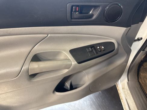 Used 2015 Toyota Tacoma 4WD Access Cab I4 AT image 14