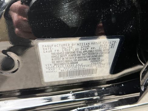 Used 2025 Nissan Versa S w/ Trunk Package image 25