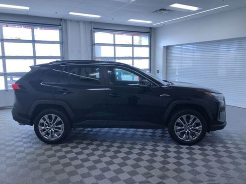 Certified 2022 Toyota RAV4 XLE Premium image 27