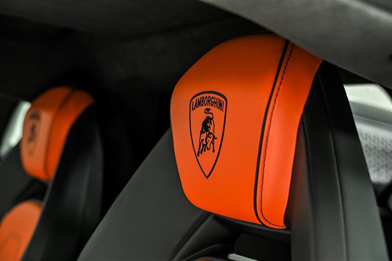 Used 2024 Lamborghini Revuelto AWD/4WD image 42