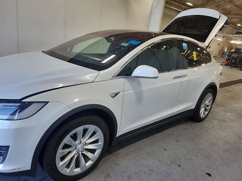 Used 2019 Tesla Model X Long Range AWD/4WD image 3