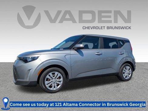 Used 2023 Kia Soul LX FWD image 1