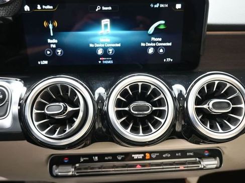 Used 2023 Mercedes-Benz GLB 250 w/ Premium Package image 6