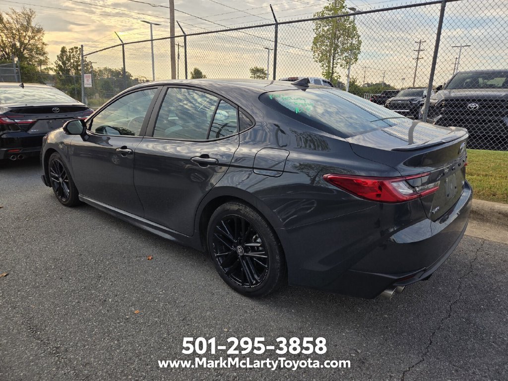 Used 2025 Toyota Camry SE FWD image 5