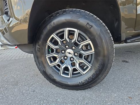 Certified 2023 Chevrolet Colorado Z71 w/ Z71 Convenience Package 2 image 31