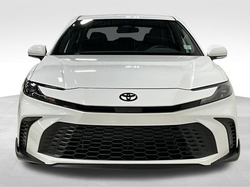 Used 2026 Toyota Camry SE FWD image 2