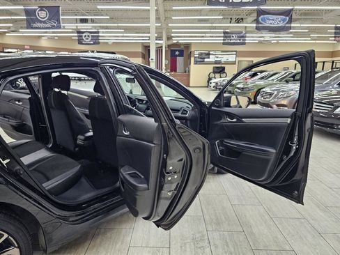 Used 2020 Honda Civic Sport image 12