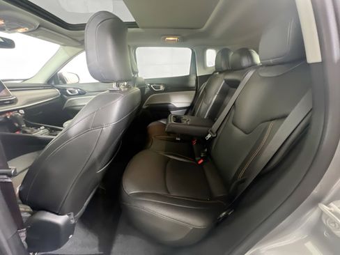 Used 2022 Jeep Compass Limited w/ Elite Group AWD/4WD image 26