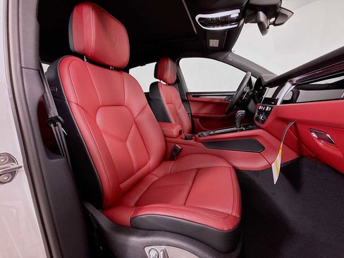 New 2026 Porsche Macan image 30