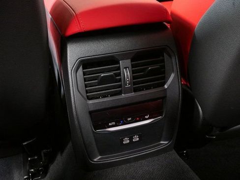 Used 2025 BMW M3 Competition AWD/4WD image 21
