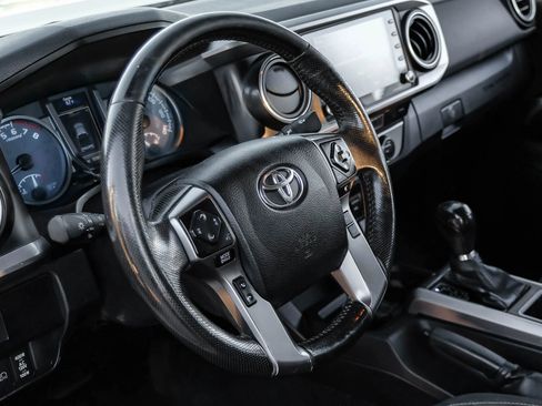 Used 2021 Toyota Tacoma SR5 w/ Trail Edition image 21