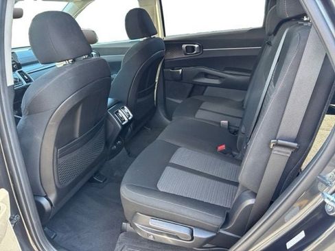 Certified 2023 Kia Sorento LX AWD/4WD image 11