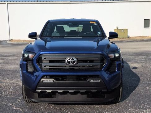 Used 2025 Toyota Tacoma SR5 RWD image 9