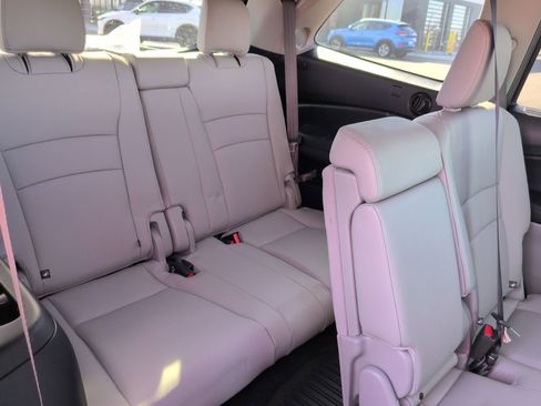 Used 2021 Honda Pilot Touring image 16