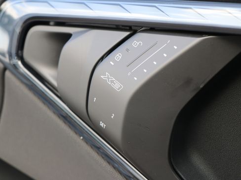 Certified 2025 BMW X3 xDrive30i w/ Premium Package image 25