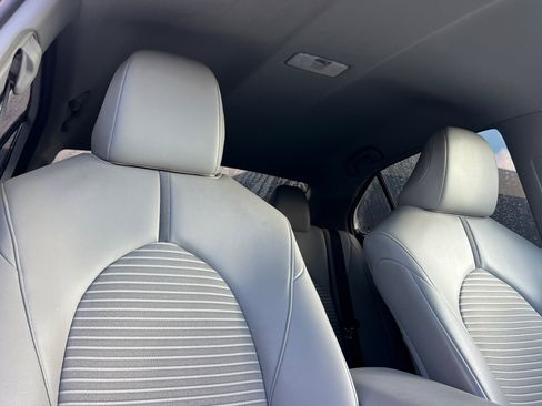 Used 2022 Toyota Camry SE image 20