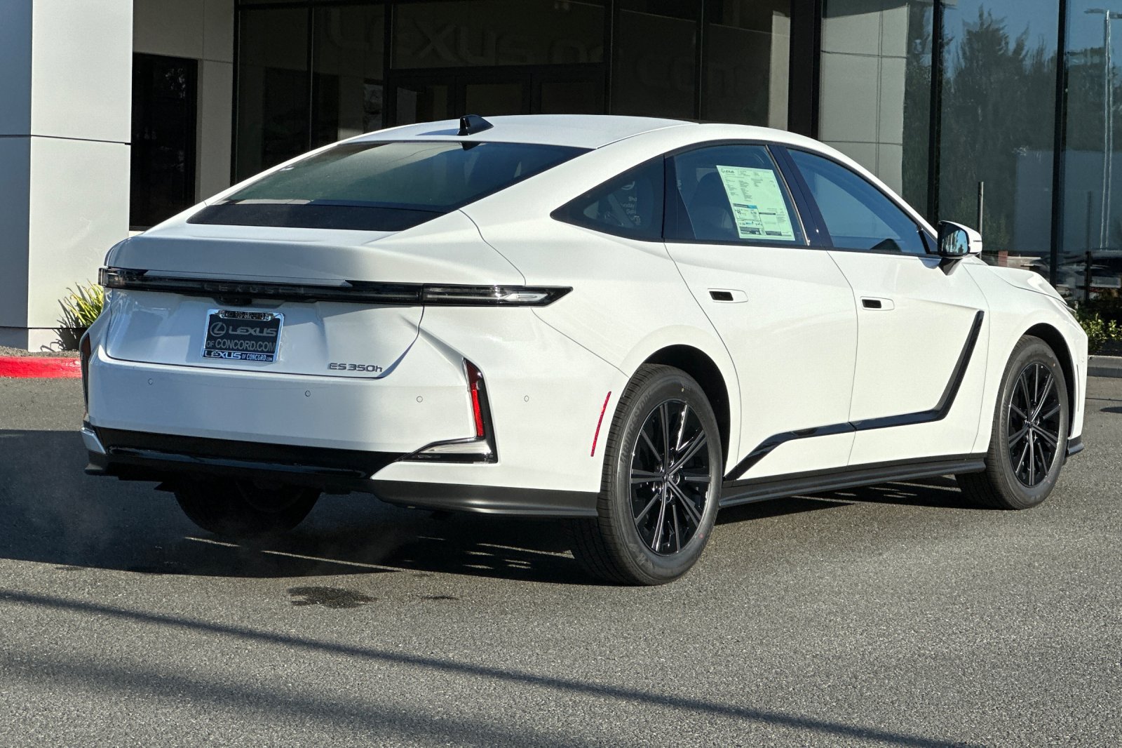 New 2026 Lexus ES 350h w/ Cold Area Package FWD image 4