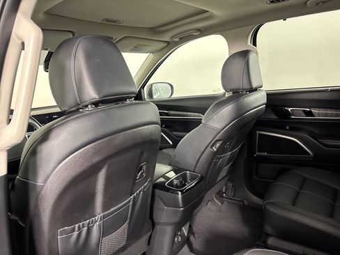 Used 2024 Kia Telluride EX w/ EX Captain's Chair Package image 33