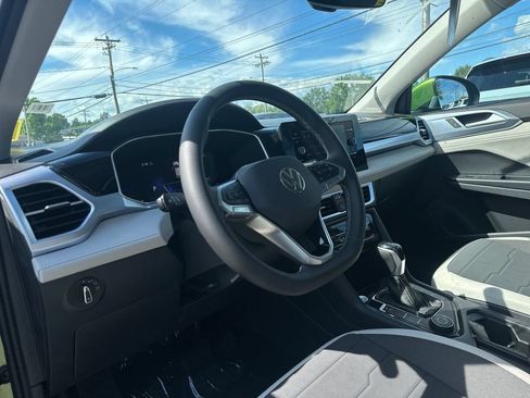 New 2026 Volkswagen Taos SE AWD/4WD image 11