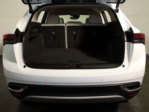 Used 2023 Buick Envision Essence image 29