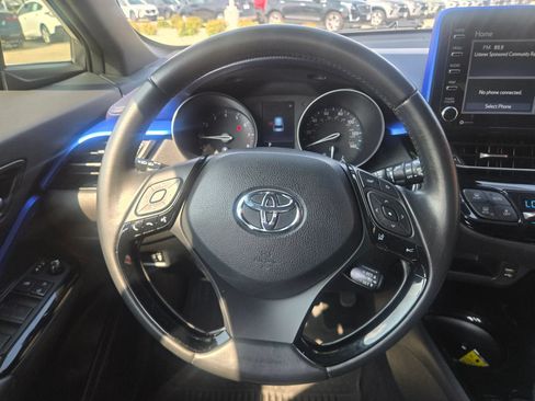 Used 2021 Toyota C-HR XLE FWD image 15
