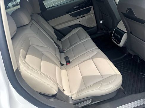 Used 2025 Lincoln Nautilus Premier AWD/4WD image 22