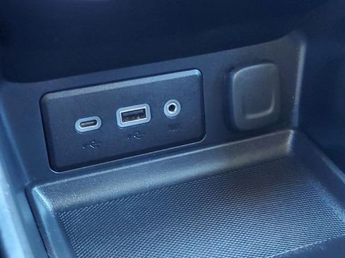 Used 2024 GMC Terrain SLE image 24