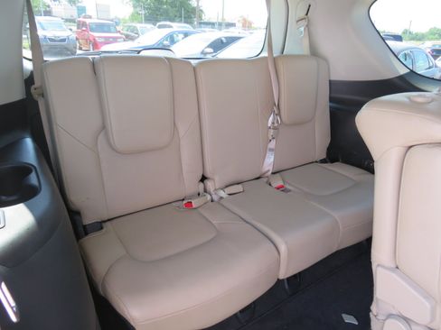 Used 2017 Nissan Armada Platinum w/ Interior Lighting Package image 19