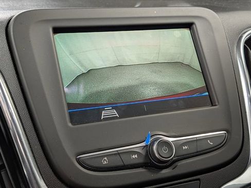 Used 2019 Chevrolet Equinox LT FWD image 24