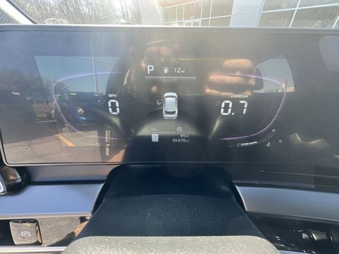 Used 2023 Kia Sportage EX image 17