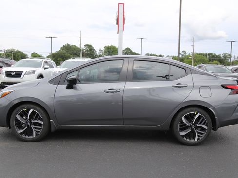 New 2025 Nissan Versa SR w/ Trunk Package image 2