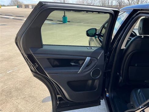 Used 2020 Land Rover Discovery Sport S image 33